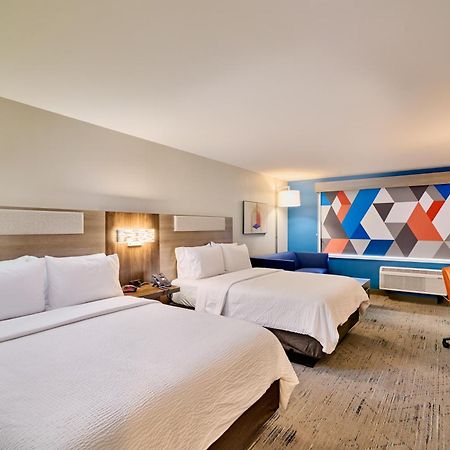 Holiday Inn Express & Suites Diamond By Ihg Stubbs Exterior photo